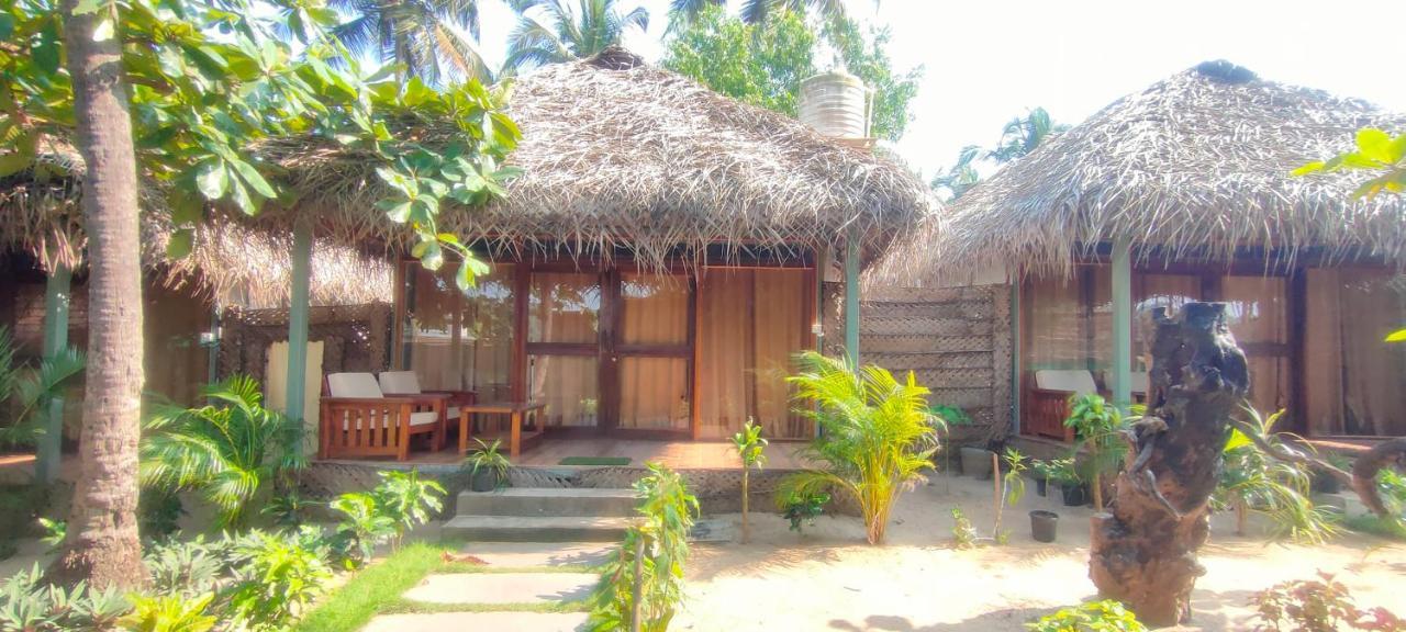 The Coast Beach Resort Agonda Exterior foto